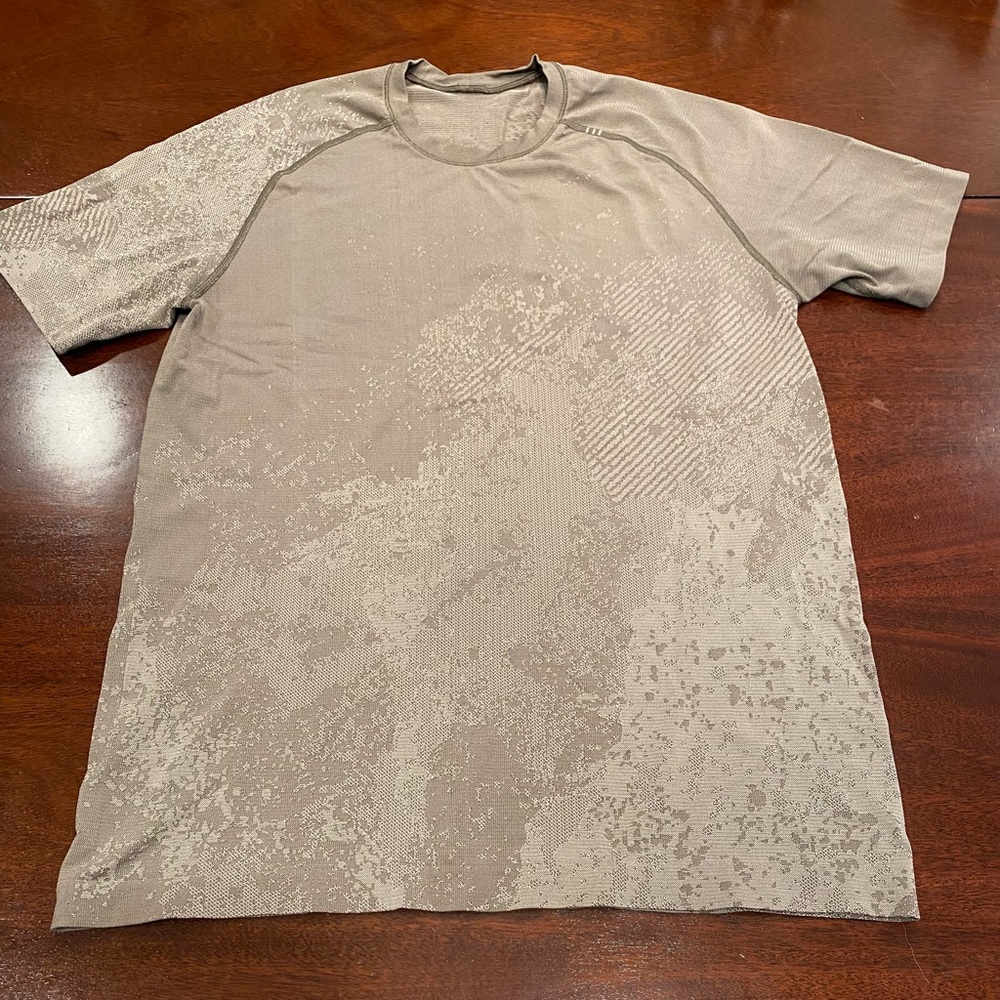 lululemon athletica Textured Short Sleeve Tee